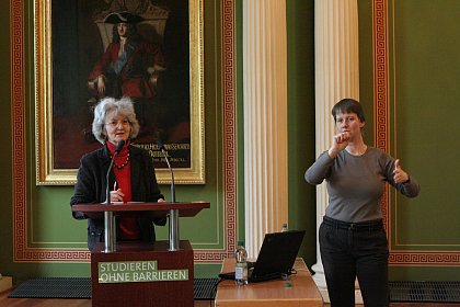 Prof. Dr. Christa Schlenker-Schulte, Leiterin der FST, bei der Erffnung der Veranstaltung